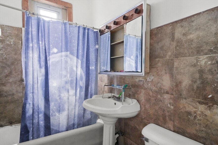 More Photos Of 4300-4310 W 16th St, Chicago Apartments For Sale