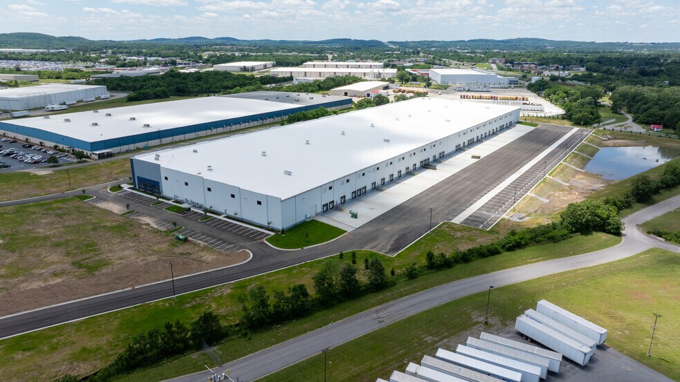 More Photos Of 575 Maddox Simpson Pkwy, Lebanon Distribution For Lease