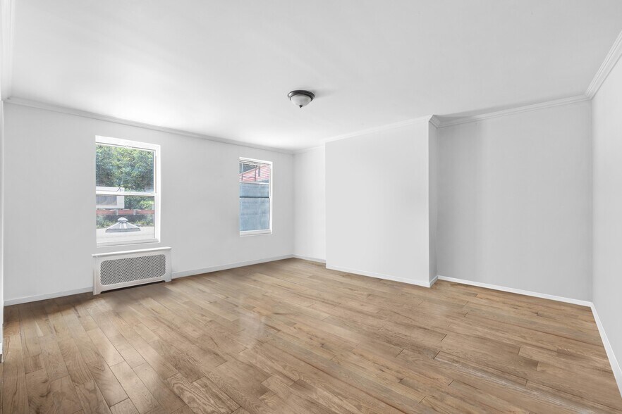 More Photos Of 574 Metropolitan Ave, Brooklyn Storefront Retail Residential For Sale