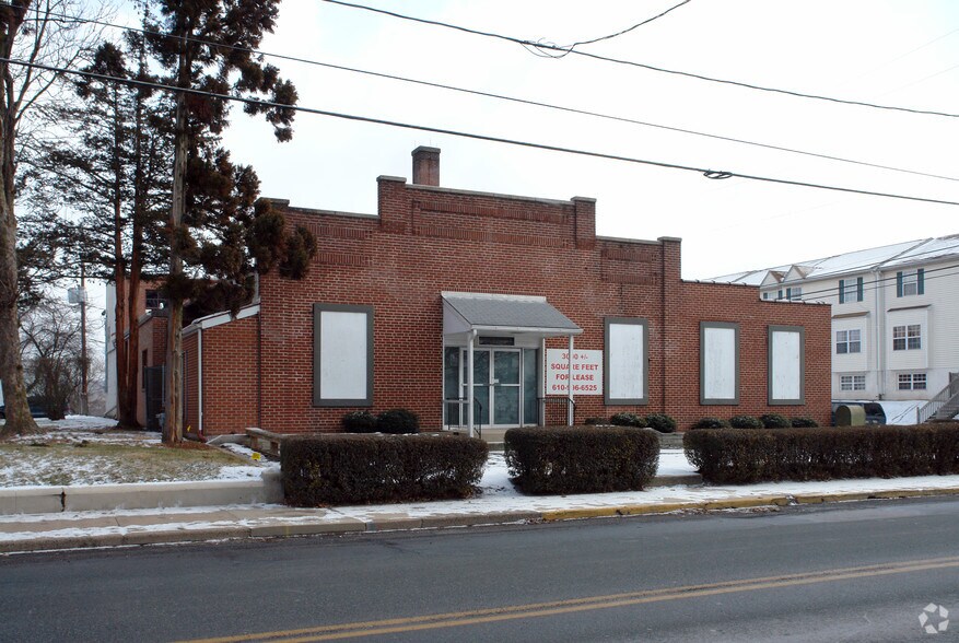 More Photos Of 800 Main St, Red Hill Light Manufacturing For Sale