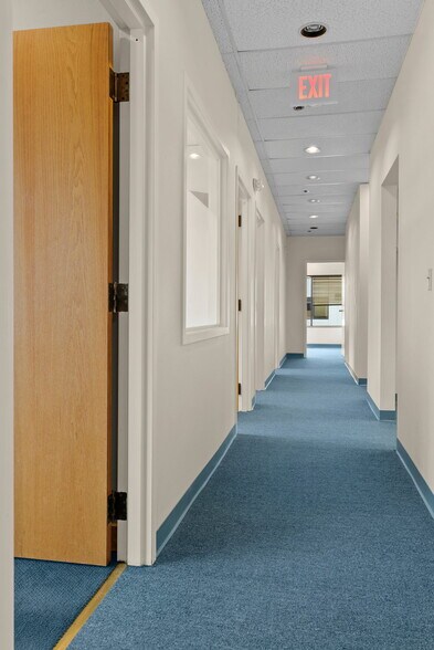 More Photos Of 4450 Cordova, Anchorage Office For Lease