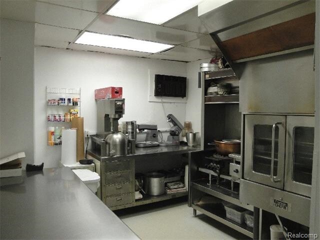 More Photos Of 150 S Washington St, Oxford Freestanding For Sale