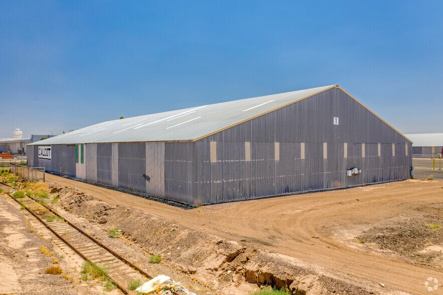 More Photos Of 5220 N 51st Ave, Glendale Unknown For Lease