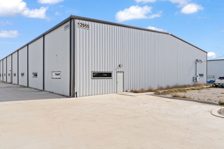 More Photos Of 12955 WRIGHT rd, Buda Warehouse For Lease