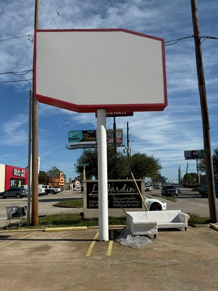 More Photos Of 1300 FM 1960, Houston Auto Repair For Sale