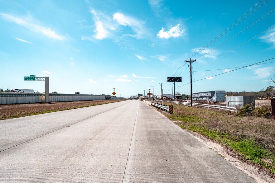 More Photos Of 11998 Highway 59, Cleveland Flex For Sale