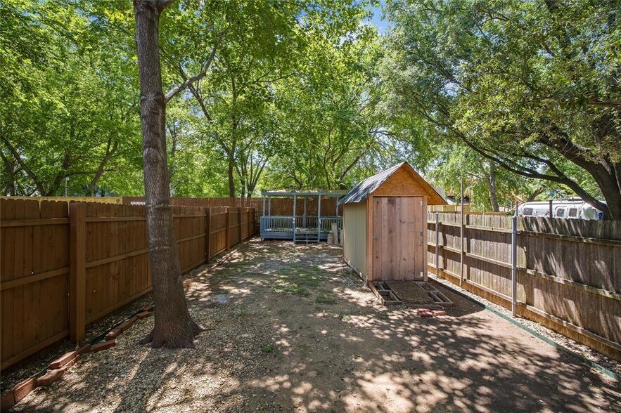 More Photos Of 4630 Junius St, Dallas Multifamily For Sale