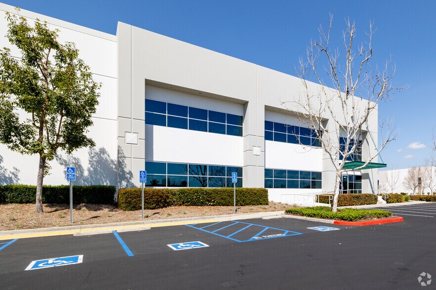 More Photos Of 6335 Sycamore Canyon Blvd, Riverside Warehouse For Lease