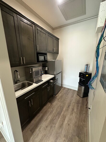 More Photos Of 17154 N Eldridge Pky, Tomball Medical For Lease