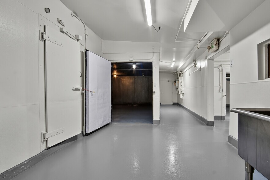 More Photos Of 10650-10658 Burbank Blvd, North Hollywood Food Processing For Sale