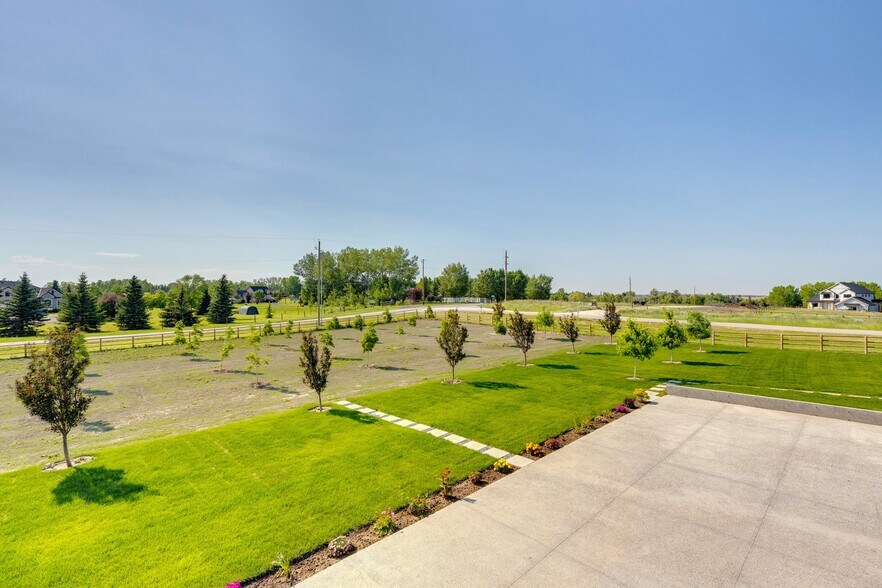 More Photos Of 48017 Harvest Ln E, Foothills Specialty For Sale