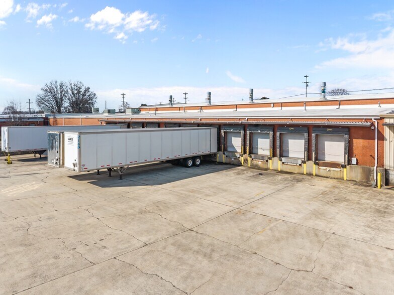 More Photos Of 2020 W Front St, Statesville Manufacturing For Lease