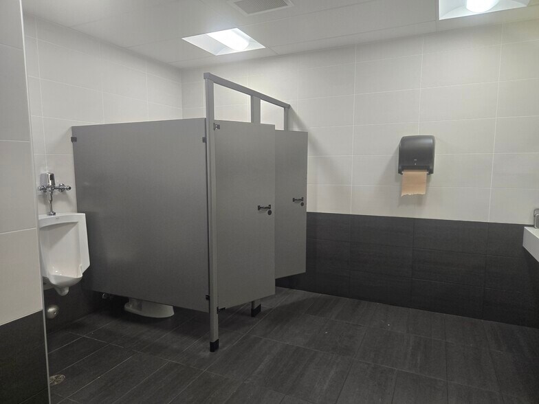 More Photos Of 5201 44 St, Bonnyville Industrial For Sale