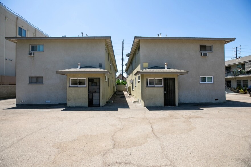 More Photos Of 15455 Vanowen St, Van Nuys Apartments For Sale