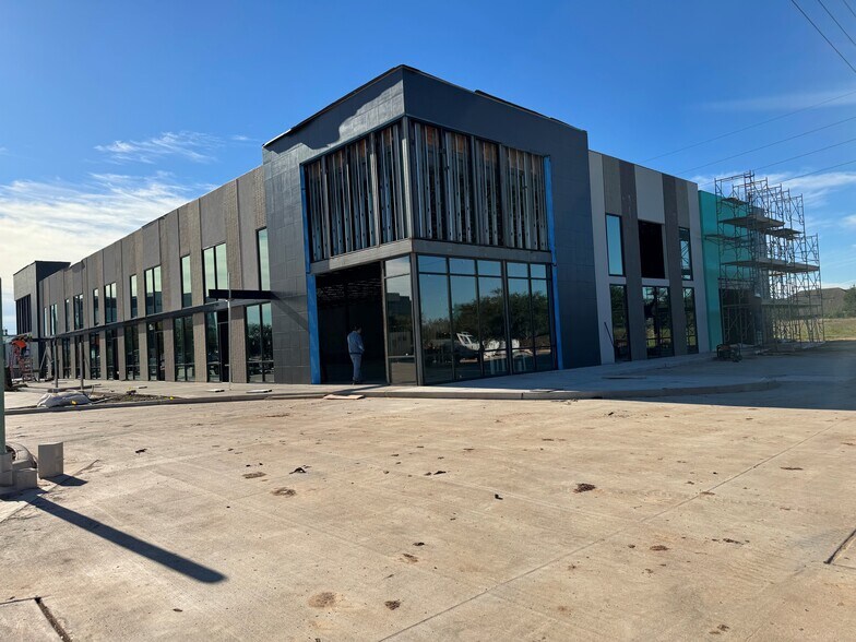 More Photos Of 6927 Brisbane Ct, Sugar Land Medical For Lease