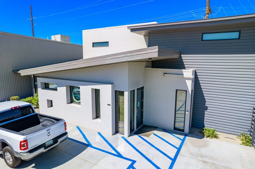 More Photos Of 49751 Oates Ln, Coachella Parking Garage For Sale