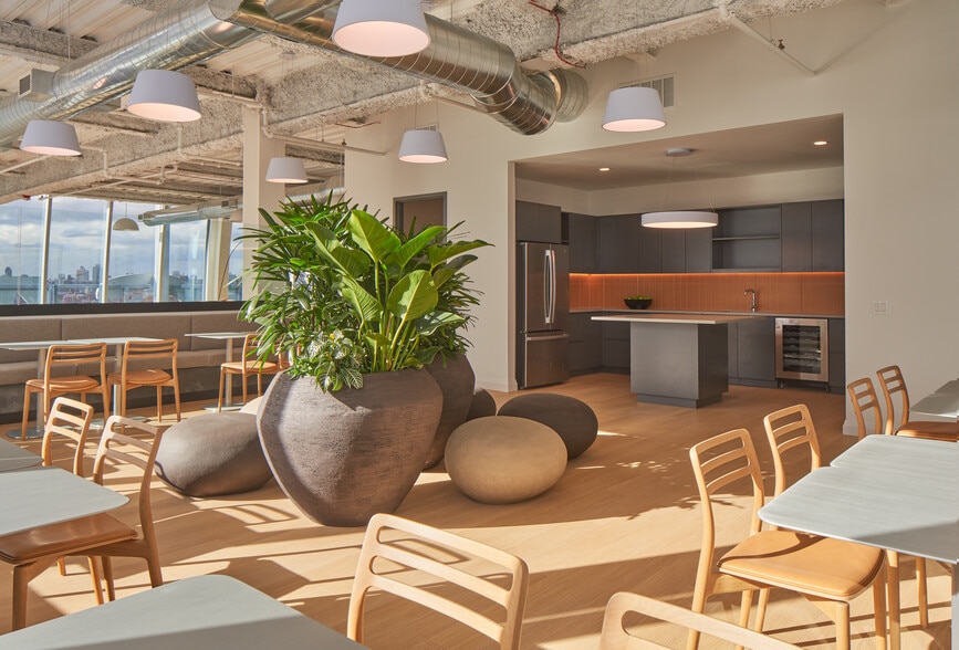 More Photos Of 300 Kent Ave, Brooklyn Office For Lease