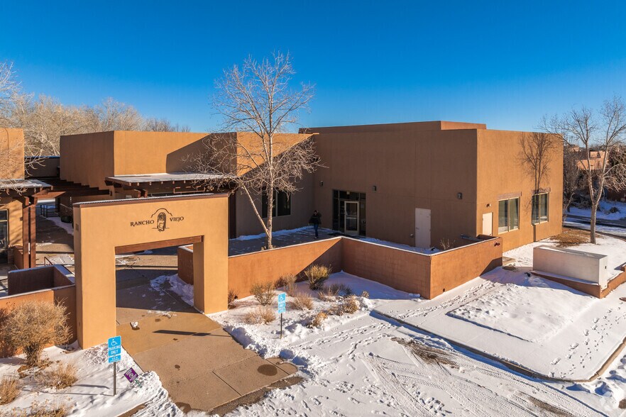 More Photos Of 55 Canada Del Rancho, Santa Fe Storefront For Sale