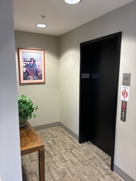 More Photos Of 1240 Pioneer Way S, Moses Lake Office For Sale