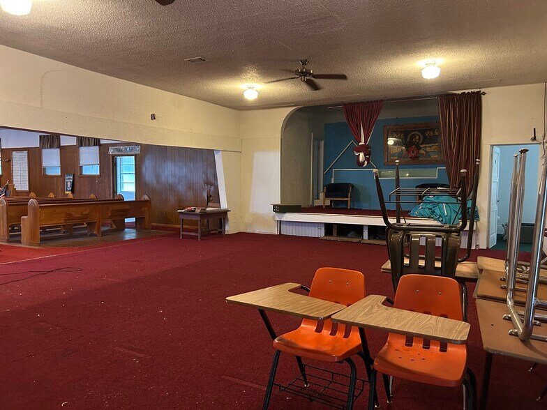 More Photos Of 1107 Spring St, Hot Springs Flex For Lease