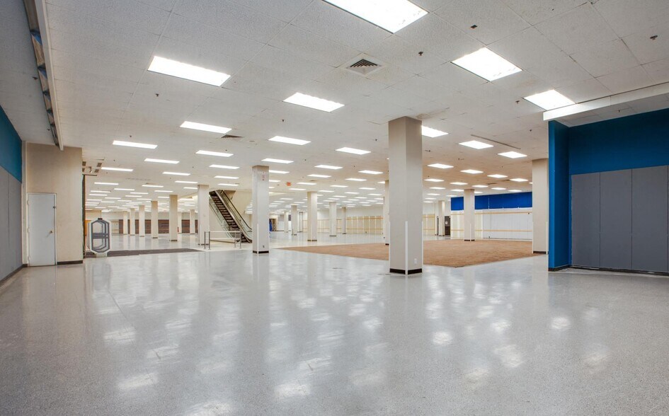 More Photos Of 5060 Montclair Plaza Ln, Montclair Unknown For Lease