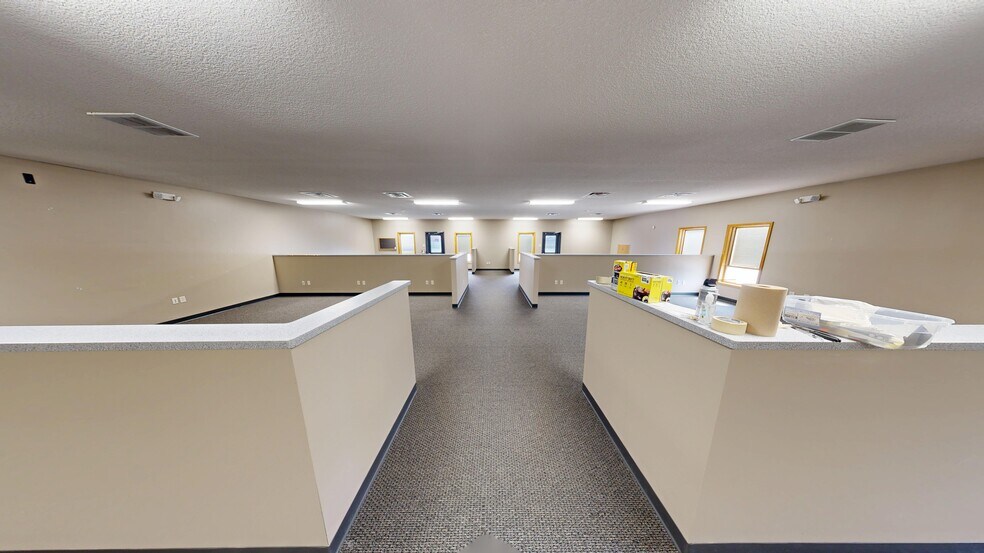 More Photos Of 408 E Washington St, Butler Medical For Sale