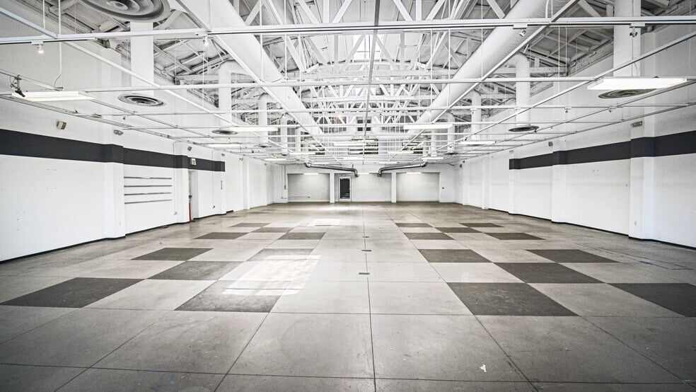 More Photos Of 236-242 Pine Ave, Long Beach Storefront Retail Office For Lease