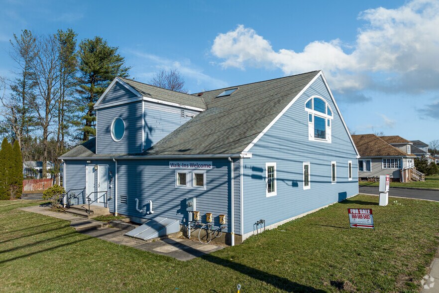 More Photos Of 169 Middle St, Bristol Medical For Sale