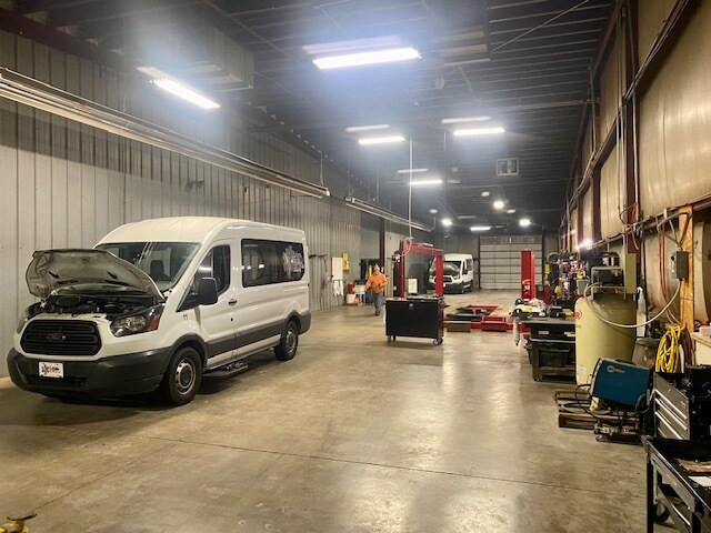 More Photos Of 703 W 13th St, Muncie Warehouse For Sale