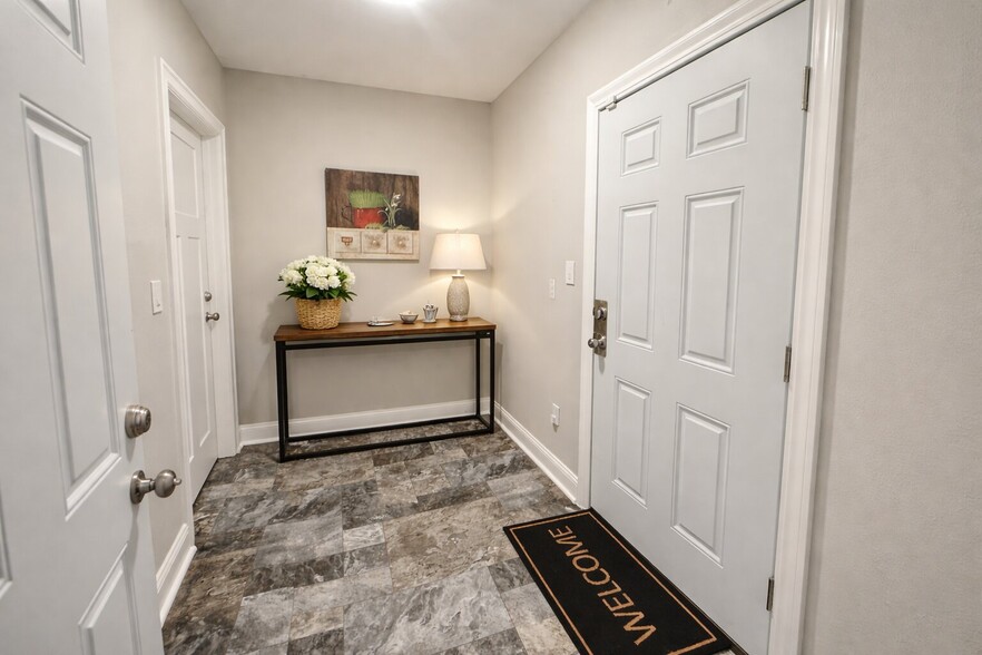More Photos Of 2102 S 12th St, Tacoma Office Residential For Sale