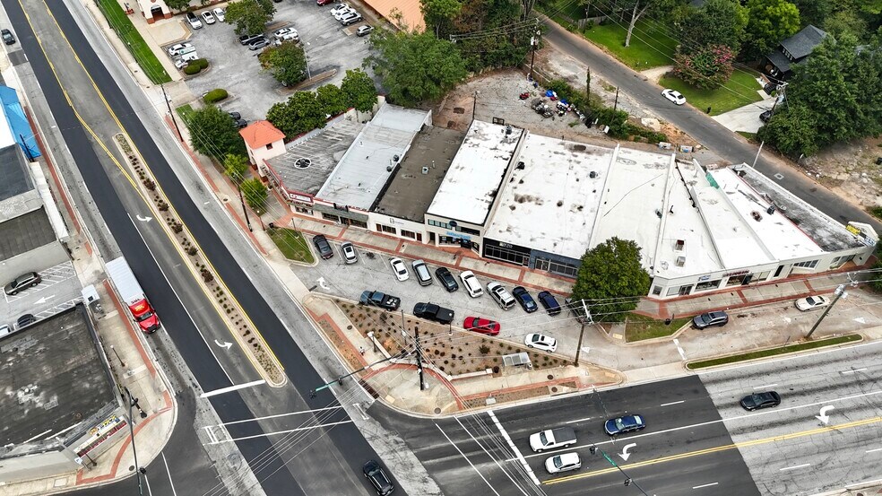 More Photos Of 3182 Glenwood Rd, Decatur Storefront For Sale