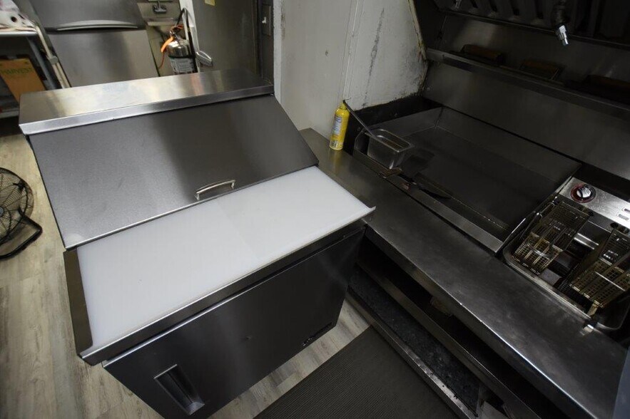 More Photos Of 1111 E Main St, Franklin Restaurant For Sale