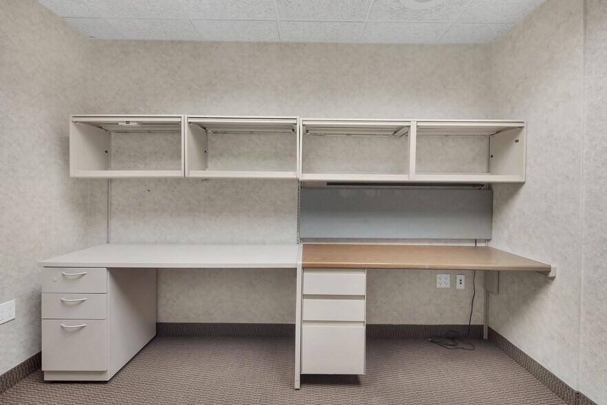 More Photos Of 1511 Northway Dr, Saint Cloud Medical For Sale