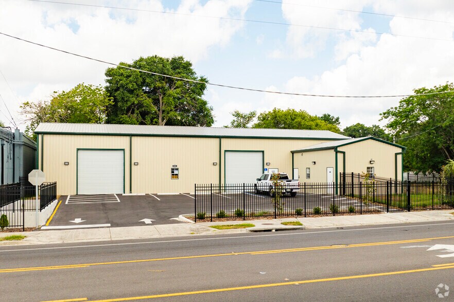 More Photos Of 2820 N 34th St, Tampa Warehouse For Lease