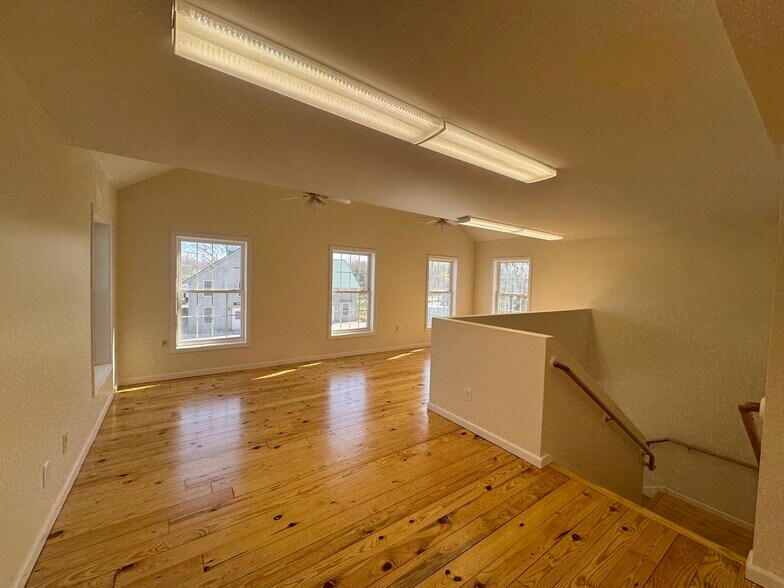 More Photos Of 174 Boston Post Rd, Westbrook General Retail For Lease