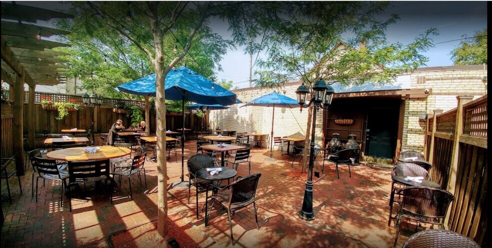 More Photos Of 517-525 Selby Ave, Saint Paul Restaurant For Lease