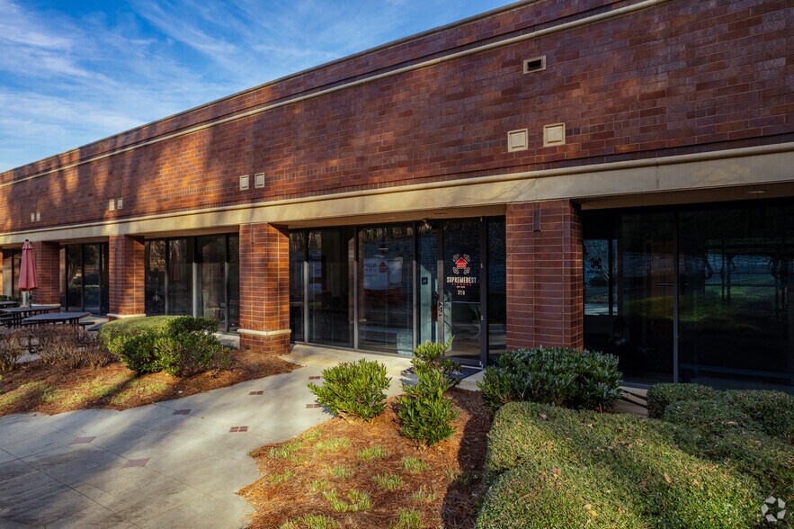 More Photos Of 1000 Mansell Exchange W, Alpharetta Unknown For Lease