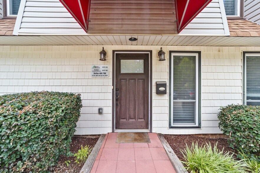 More Photos Of 2701 Rowland Rd, Raleigh Office Residential For Lease