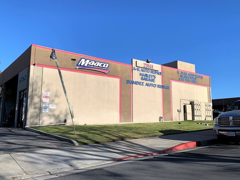 More Photos Of 23121-23141 Orange Ave, Lake Forest General Retail For Sale