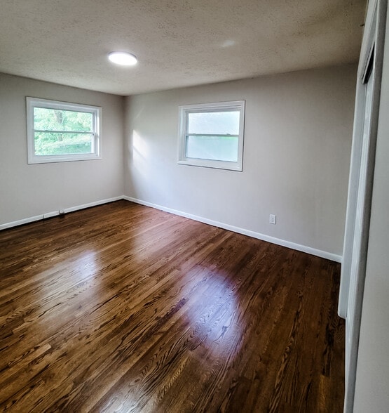 More Photos Of 380 W Outer Dr, Oak Ridge Apartments For Sale