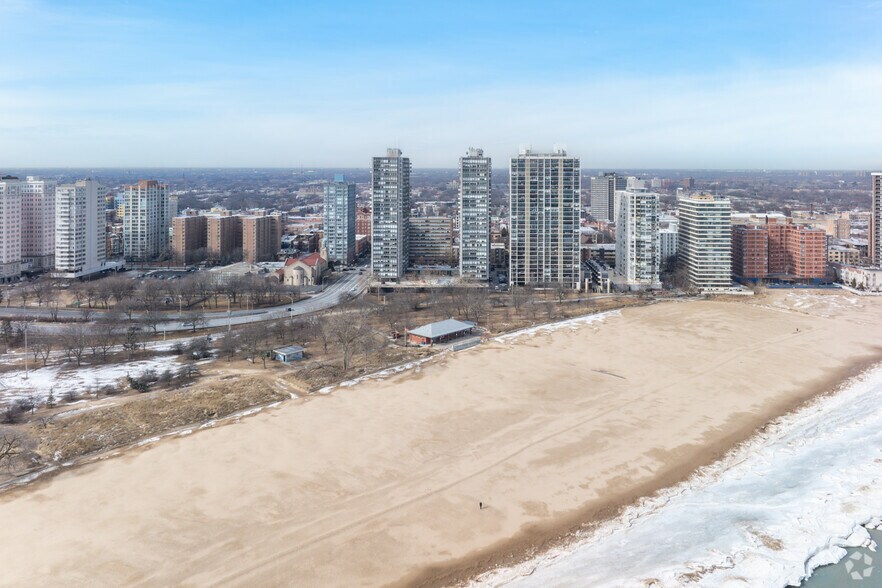 More Photos Of 5701 N Sheridan Rd, Chicago Apartments For Lease