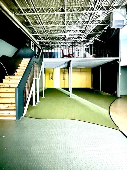 More Photos Of 16745 N I-45 Fwy, Houston Industrial For Sale