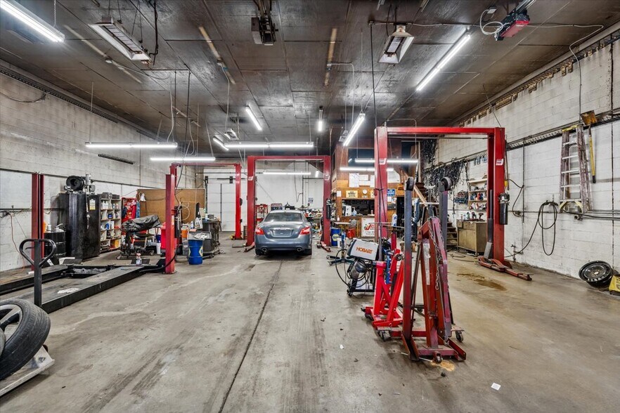 More Photos Of 2901 Randleman Rd, Greensboro Auto Repair For Sale