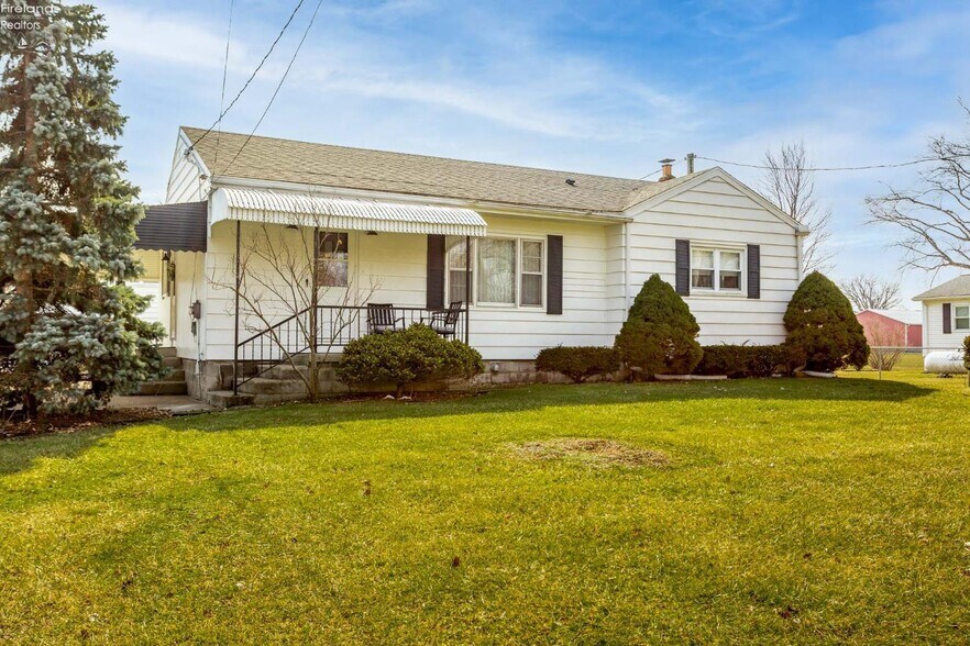 More Photos Of 5414 Homegardner Rd, Castalia Apartments For Sale