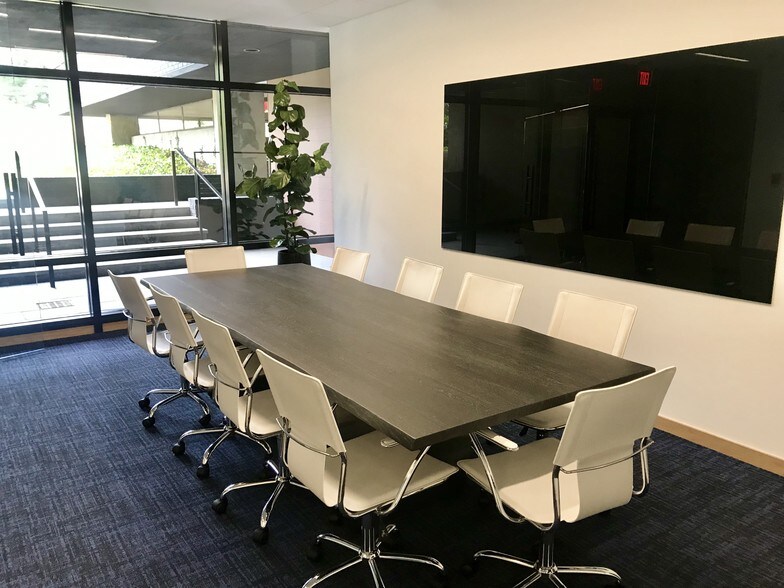 More Photos Of 320 Boston Post Rd, Darien Office For Lease