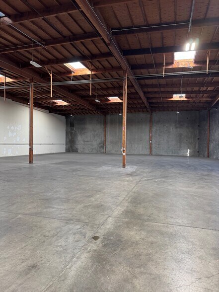 More Photos Of 1605-1619 Abram Ct, San Leandro Manufacturing For Lease