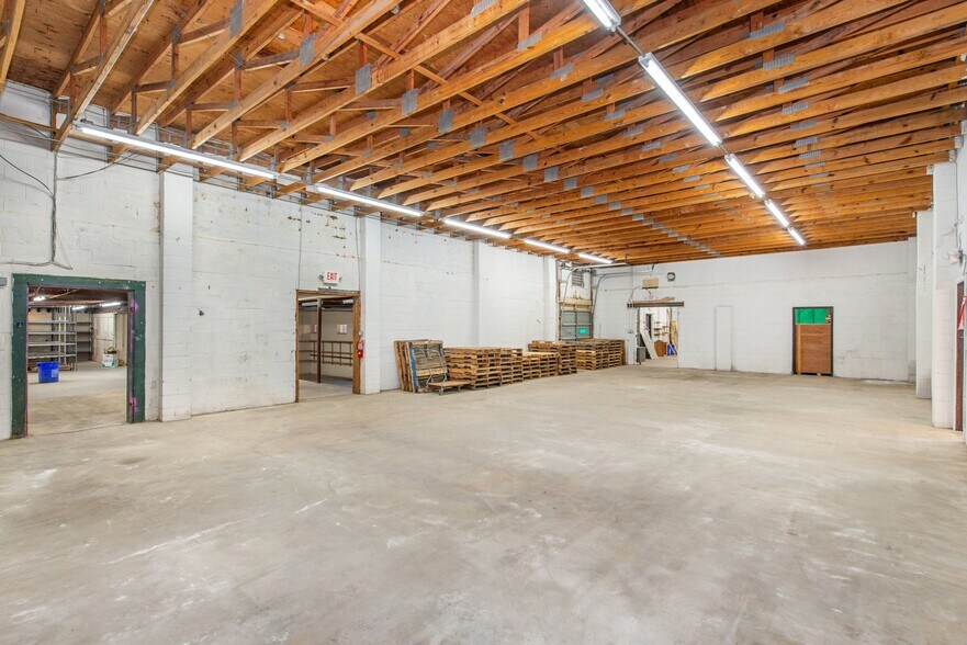 More Photos Of 1150 Newton St, North Brunswick Warehouse For Lease