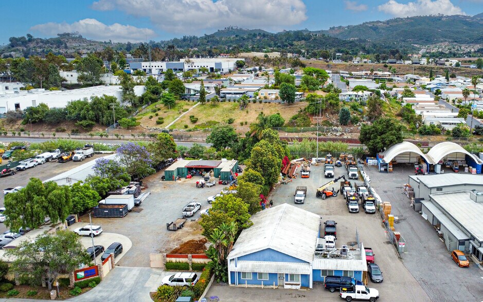 More Photos Of 469 E Mission Rd, San Marcos Manufacturing For Lease