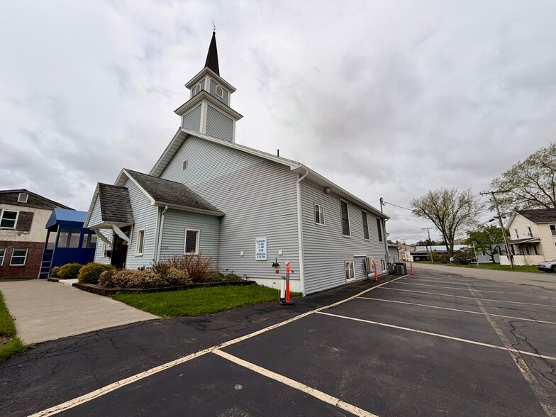 Primary Photo Of 8688 S Main St, Eden Religious Facility For Sale