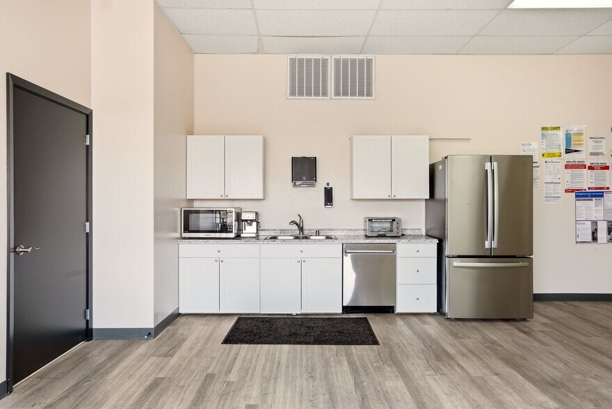 More Photos Of 2607 N Division St, Spokane Freestanding For Sale